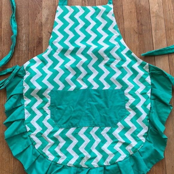 Flirty Aprons Green Zig Zag Pattern Apron - Picture 2 of 5